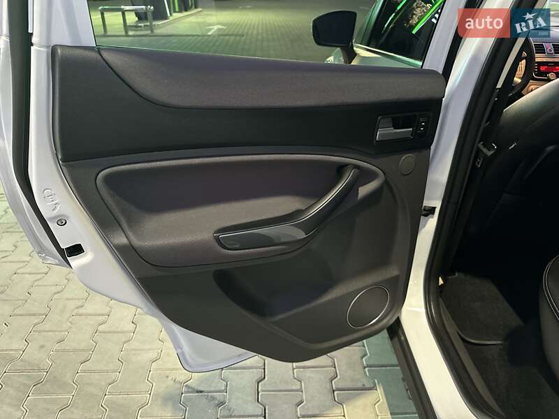 Внедорожник / Кроссовер Ford Kuga 2010 в Одессе