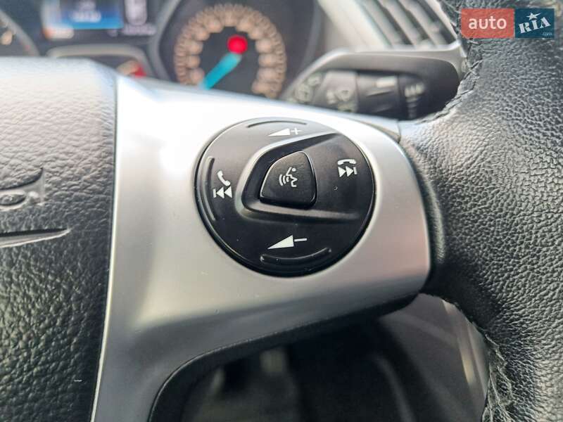 Внедорожник / Кроссовер Ford Kuga 2016 в Калуше