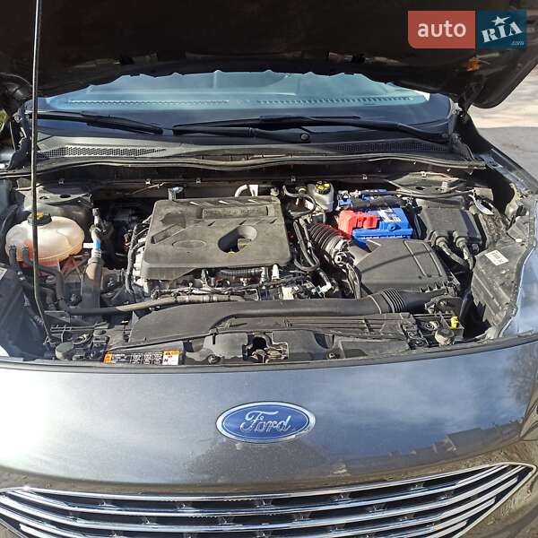 Внедорожник / Кроссовер Ford Kuga 2021 в Кривом Роге фото Внедорожник / Кроссовер Ford Kuga 2021 в Кривом Роге