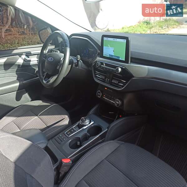 Внедорожник / Кроссовер Ford Kuga 2021 в Кривом Роге фото 7 Внедорожник / Кроссовер Ford Kuga 2021 в Кривом Роге