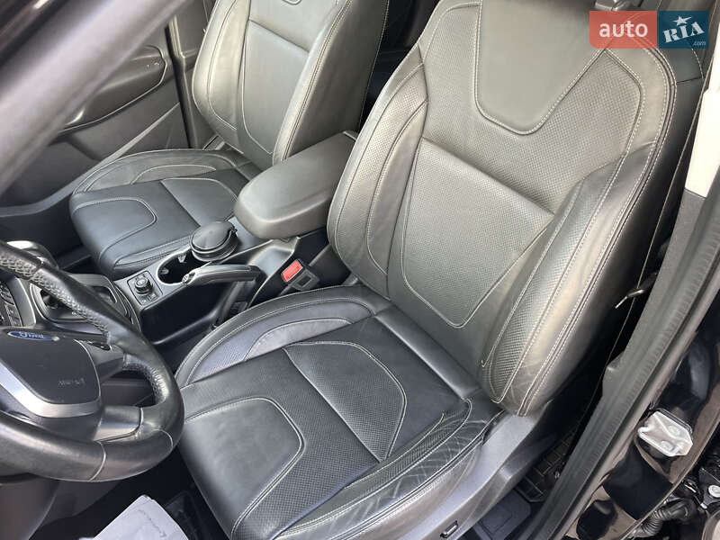 Внедорожник / Кроссовер Ford Kuga 2014 в Дубно