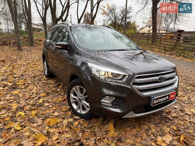 Внедорожник / Кроссовер Ford Kuga 2019 в Киеве фото 3 Внедорожник / Кроссовер Ford Kuga 2019 в Киеве