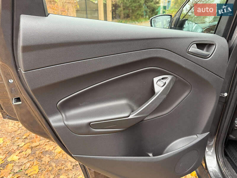 Внедорожник / Кроссовер Ford Kuga 2019 в Киеве фото 16 Внедорожник / Кроссовер Ford Kuga 2019 в Киеве