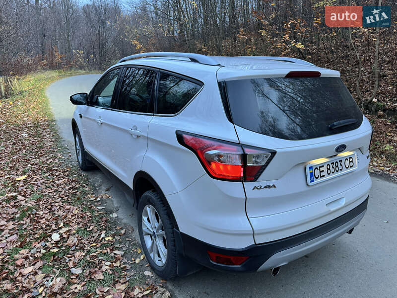 Позашляховик / Кросовер Ford Kuga 2019 в Чернівцях