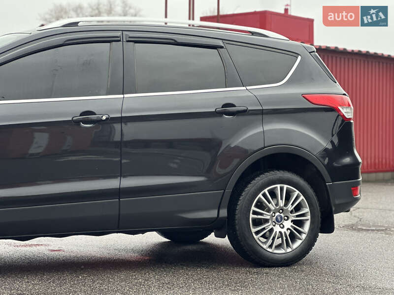 Позашляховик / Кросовер Ford Kuga 2013 в Києві