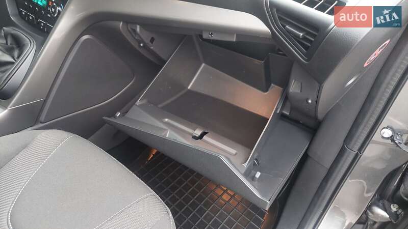 Позашляховик / Кросовер Ford Kuga 2016 в Вінниці фото 57 Позашляховик / Кросовер Ford Kuga 2016 в Вінниці