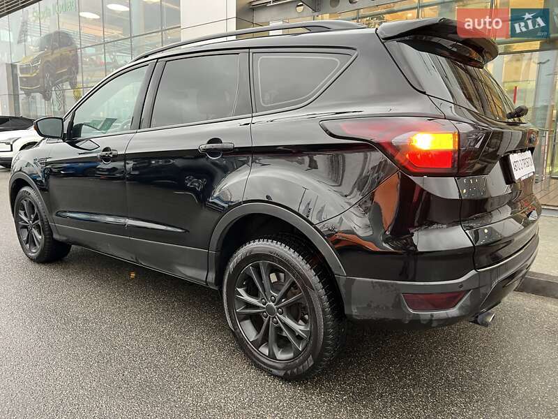 Внедорожник / Кроссовер Ford Kuga 2019 в Киеве фото 5 Внедорожник / Кроссовер Ford Kuga 2019 в Киеве