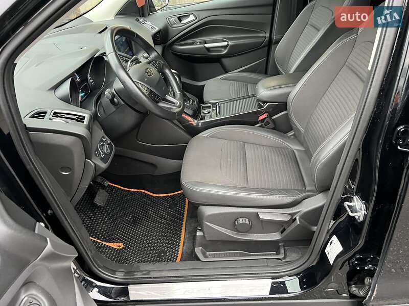 Внедорожник / Кроссовер Ford Kuga 2019 в Киеве фото 11 Внедорожник / Кроссовер Ford Kuga 2019 в Киеве