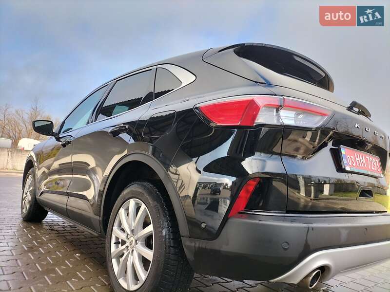 Позашляховик / Кросовер Ford Kuga 2020 в Дунаївцях