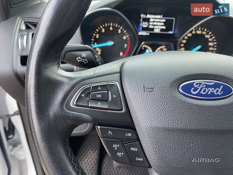 Позашляховик / Кросовер Ford Kuga 2016 в Миколаєві