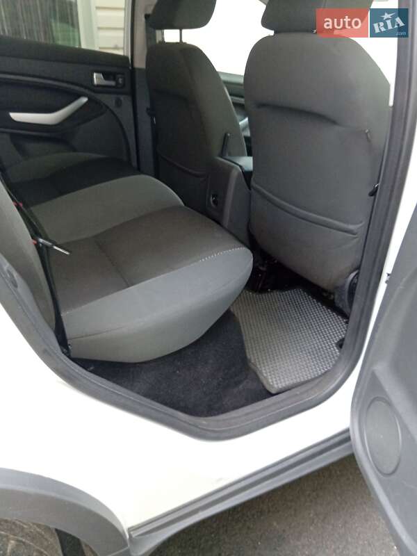 Позашляховик / Кросовер Ford Kuga 2012 в Умані фото 10 Позашляховик / Кросовер Ford Kuga 2012 в Умані