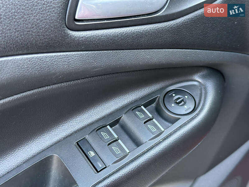 Внедорожник / Кроссовер Ford Kuga 2015 в Львове фото 53 Внедорожник / Кроссовер Ford Kuga 2015 в Львове