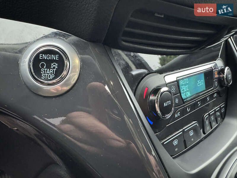 Позашляховик / Кросовер Ford Kuga 2015 в Житомирі