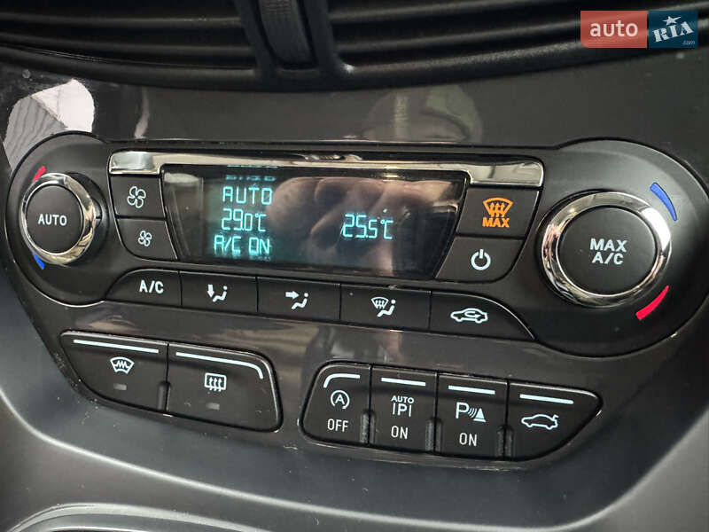 Позашляховик / Кросовер Ford Kuga 2015 в Житомирі