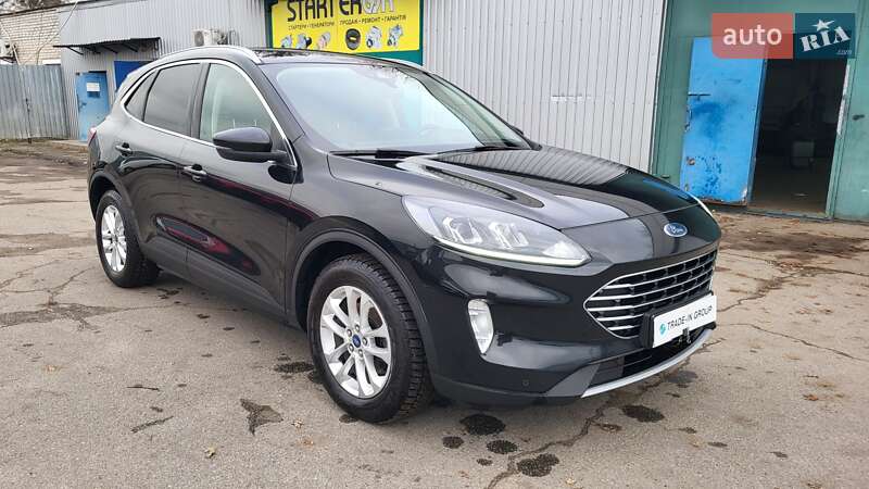 Внедорожник / Кроссовер Ford Kuga 2020 в Киеве