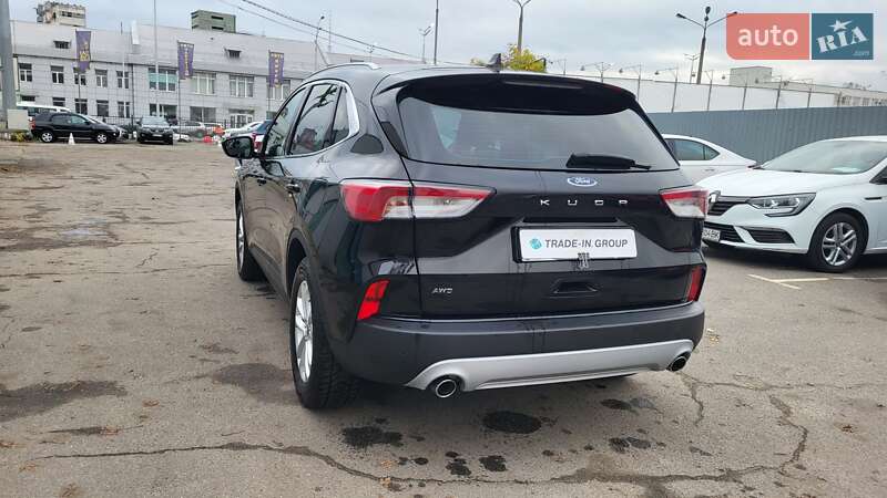 Внедорожник / Кроссовер Ford Kuga 2020 в Киеве