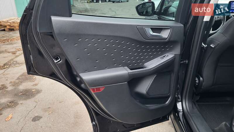 Внедорожник / Кроссовер Ford Kuga 2020 в Киеве