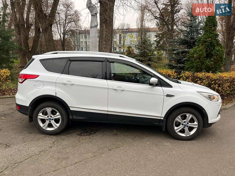 Внедорожник / Кроссовер Ford Kuga 2015 в Киеве фото 4 Внедорожник / Кроссовер Ford Kuga 2015 в Киеве