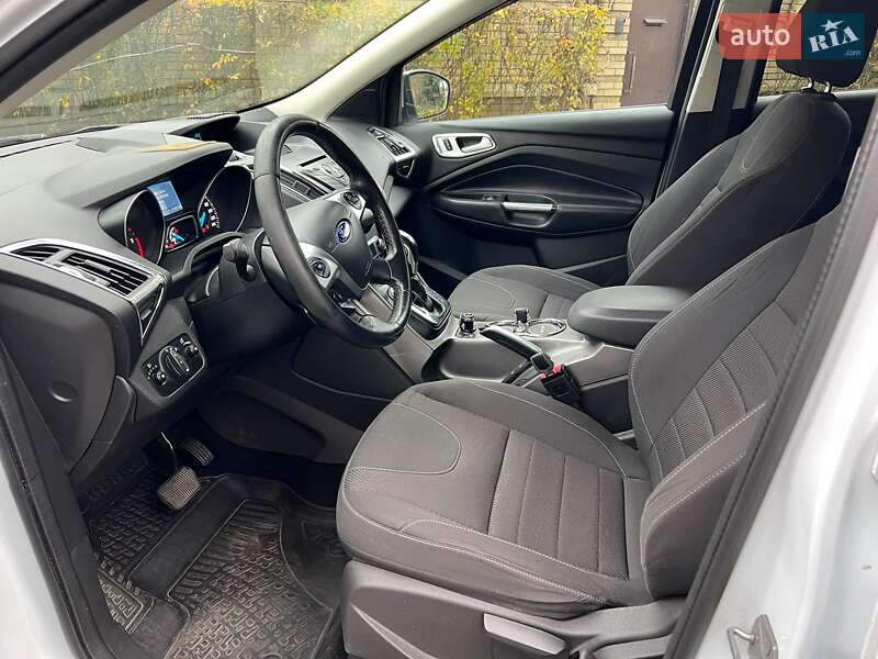 Внедорожник / Кроссовер Ford Kuga 2015 в Киеве фото 11 Внедорожник / Кроссовер Ford Kuga 2015 в Киеве