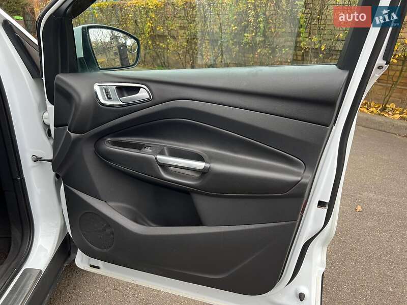 Внедорожник / Кроссовер Ford Kuga 2015 в Киеве фото 24 Внедорожник / Кроссовер Ford Kuga 2015 в Киеве