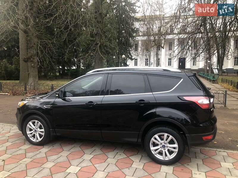 Позашляховик / Кросовер Ford Kuga 2017 в Ніжині