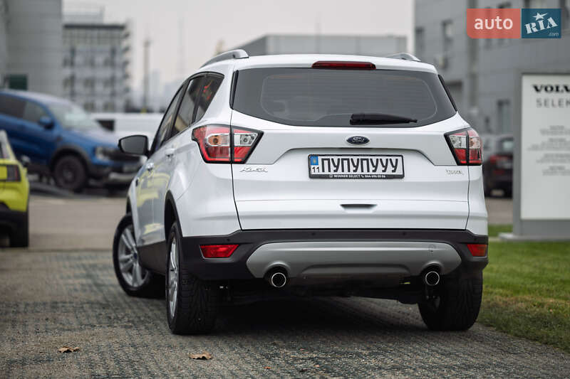 Позашляховик / Кросовер Ford Kuga 2019 в Києві