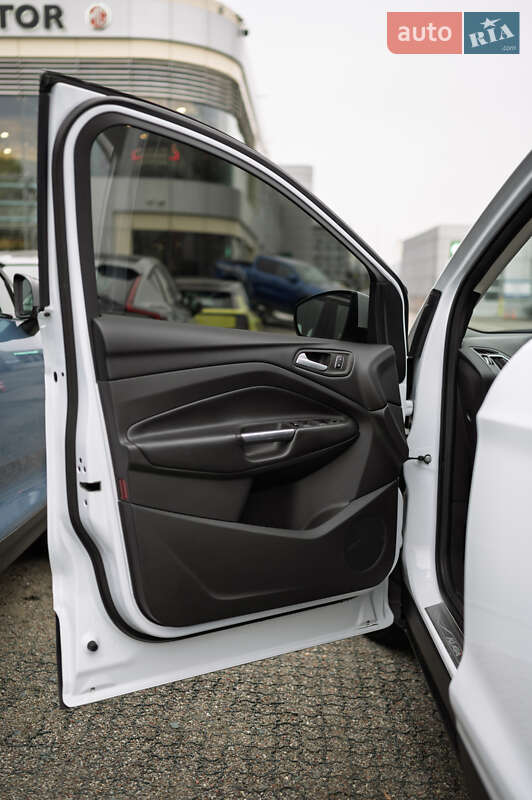 Позашляховик / Кросовер Ford Kuga 2019 в Києві