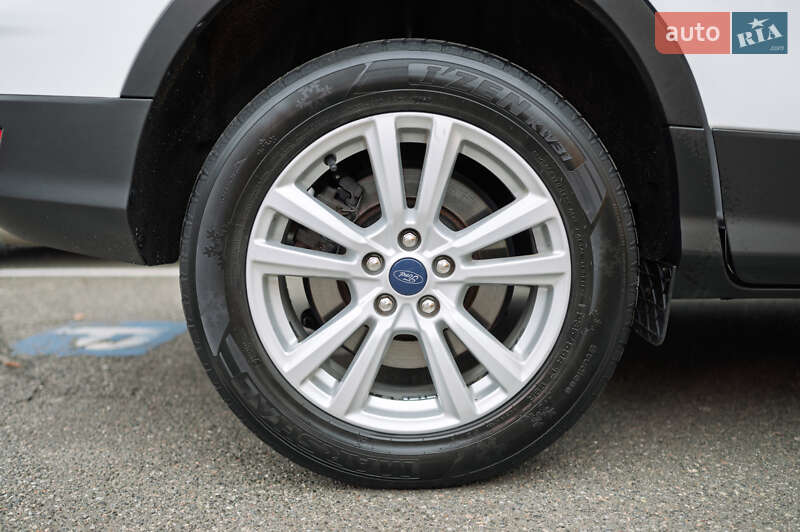 Позашляховик / Кросовер Ford Kuga 2019 в Києві