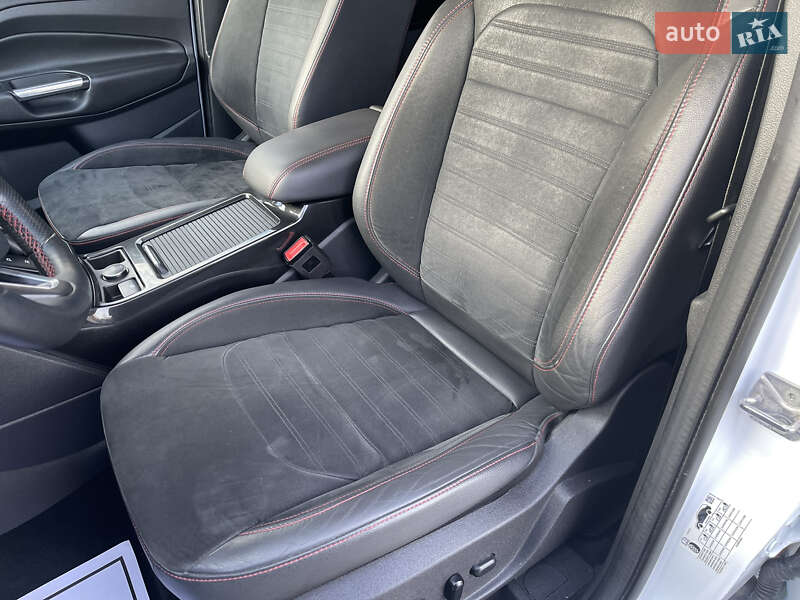 Внедорожник / Кроссовер Ford Kuga 2019 в Ровно