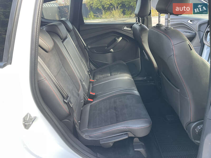 Внедорожник / Кроссовер Ford Kuga 2019 в Ровно