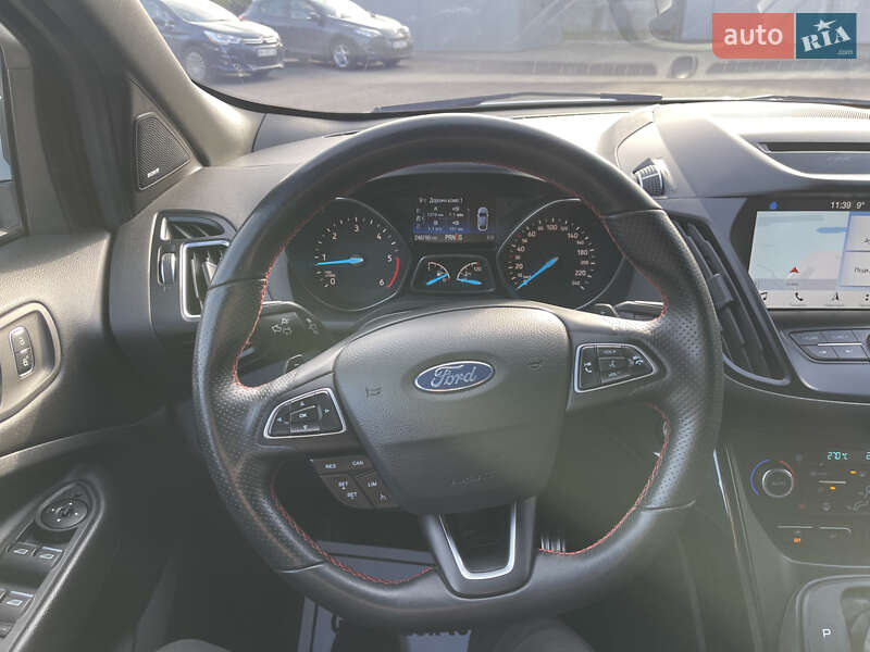 Внедорожник / Кроссовер Ford Kuga 2019 в Ровно