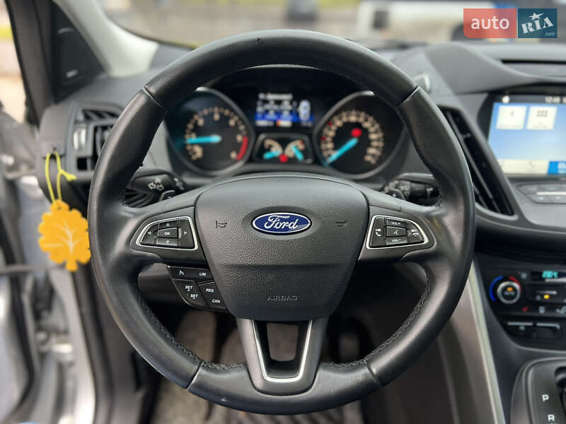 Внедорожник / Кроссовер Ford Kuga 2017 в Львове