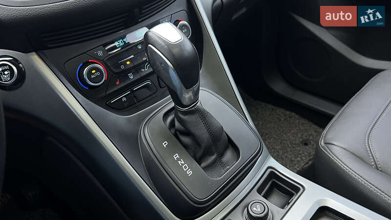 Внедорожник / Кроссовер Ford Kuga 2017 в Львове