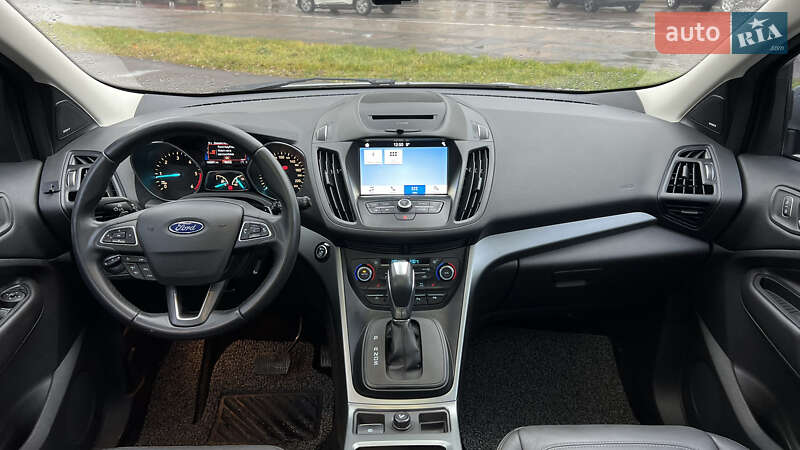 Внедорожник / Кроссовер Ford Kuga 2017 в Львове