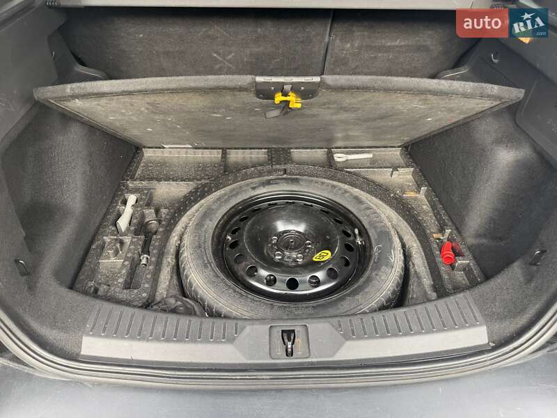 Внедорожник / Кроссовер Ford Kuga 2015 в Львове