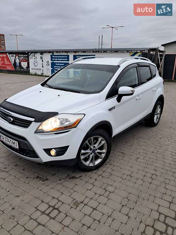 Позашляховик / Кросовер Ford Kuga 2012 в Ірпені