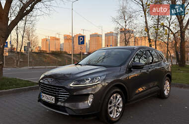 Позашляховик / Кросовер Ford Kuga 2020 в Києві