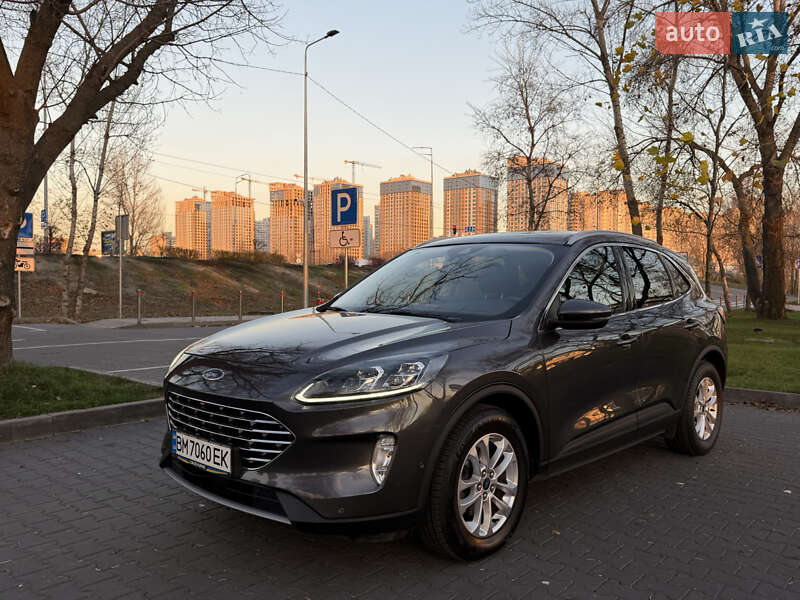 Внедорожник / Кроссовер Ford Kuga 2020 в Киеве