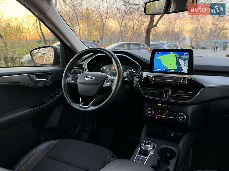 Внедорожник / Кроссовер Ford Kuga 2020 в Киеве