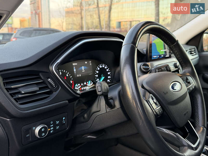 Внедорожник / Кроссовер Ford Kuga 2020 в Киеве