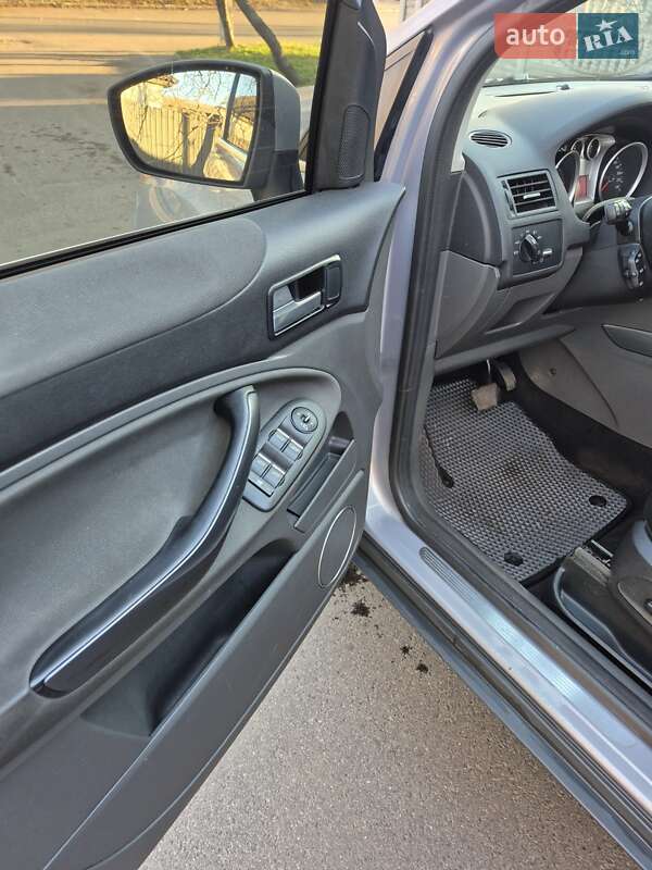 Внедорожник / Кроссовер Ford Kuga 2013 в Черкассах