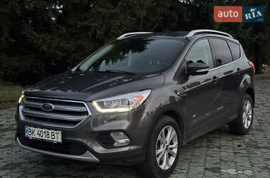 Внедорожник / Кроссовер Ford Kuga 2016 в Киеве