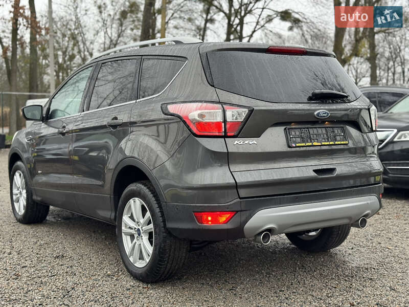Внедорожник / Кроссовер Ford Kuga 2018 в Умани