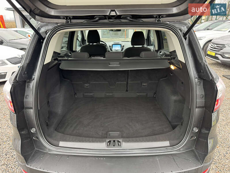 Внедорожник / Кроссовер Ford Kuga 2018 в Умани