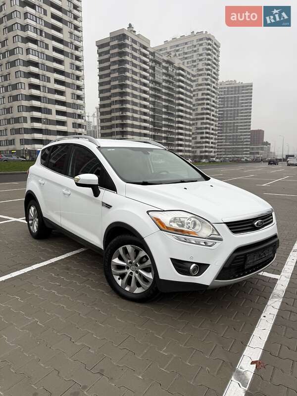 Внедорожник / Кроссовер Ford Kuga 2012 в Киеве