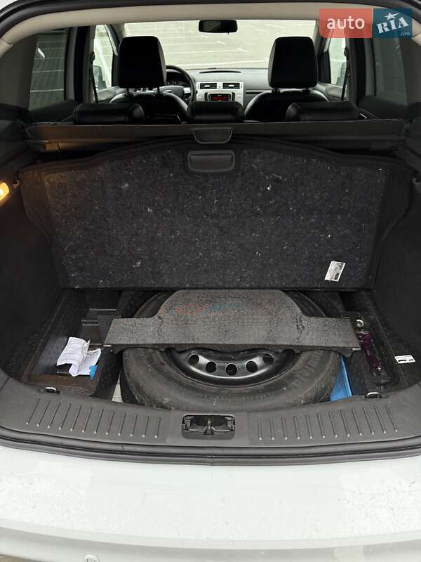 Внедорожник / Кроссовер Ford Kuga 2012 в Киеве