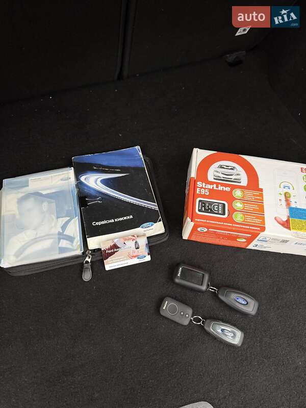 Внедорожник / Кроссовер Ford Kuga 2012 в Киеве