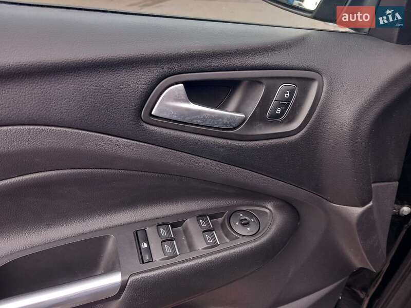 Внедорожник / Кроссовер Ford Kuga 2018 в Львове