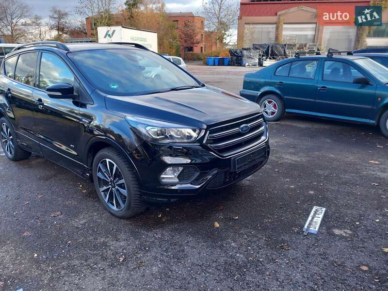 Внедорожник / Кроссовер Ford Kuga 2018 в Львове