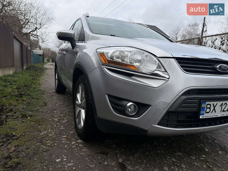 Внедорожник / Кроссовер Ford Kuga 2012 в Киеве